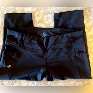 Altheta Capri Leggings Like New with Ruched Accents